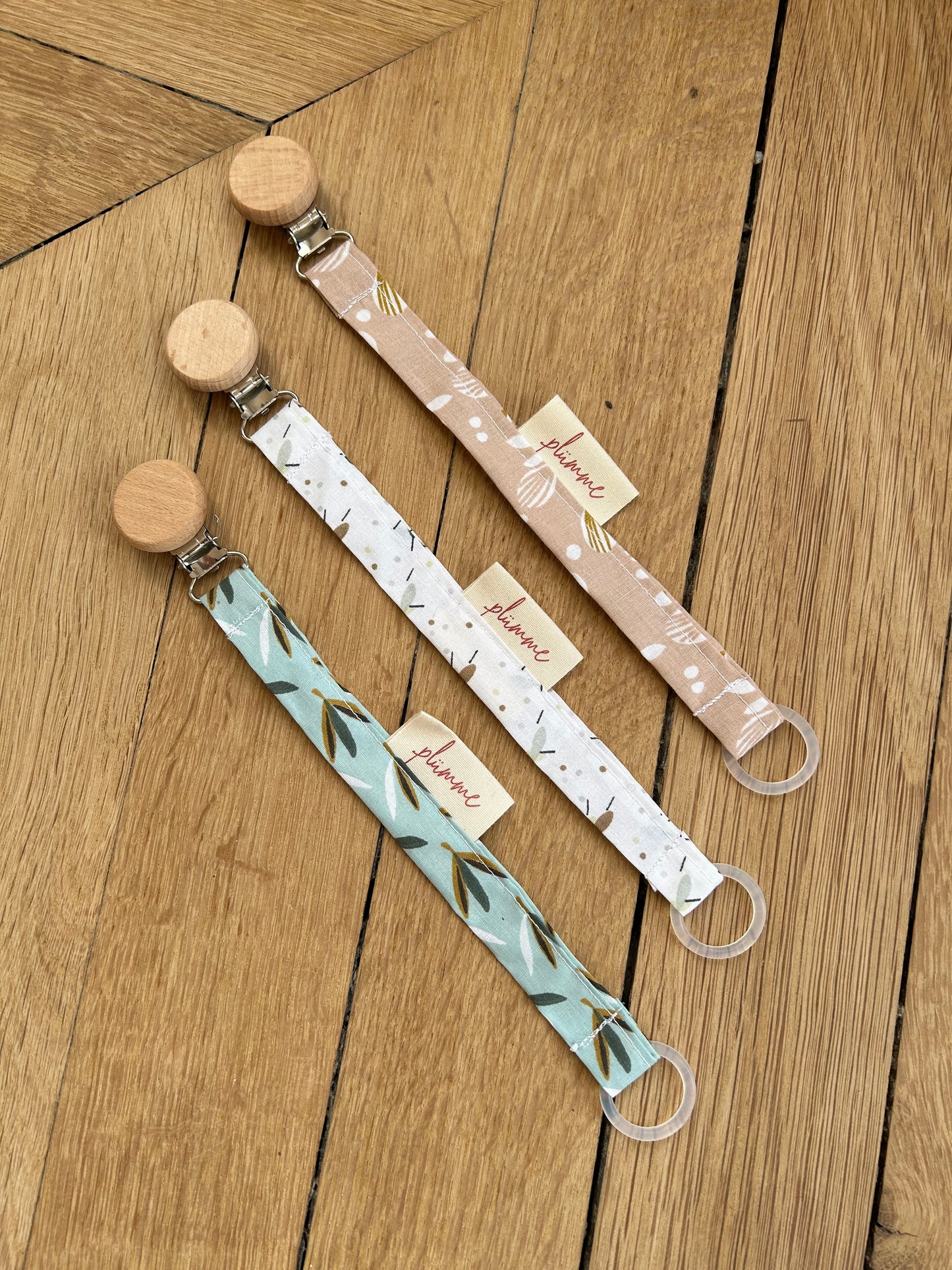 attache-tetine-bebe-naissance-cadeau