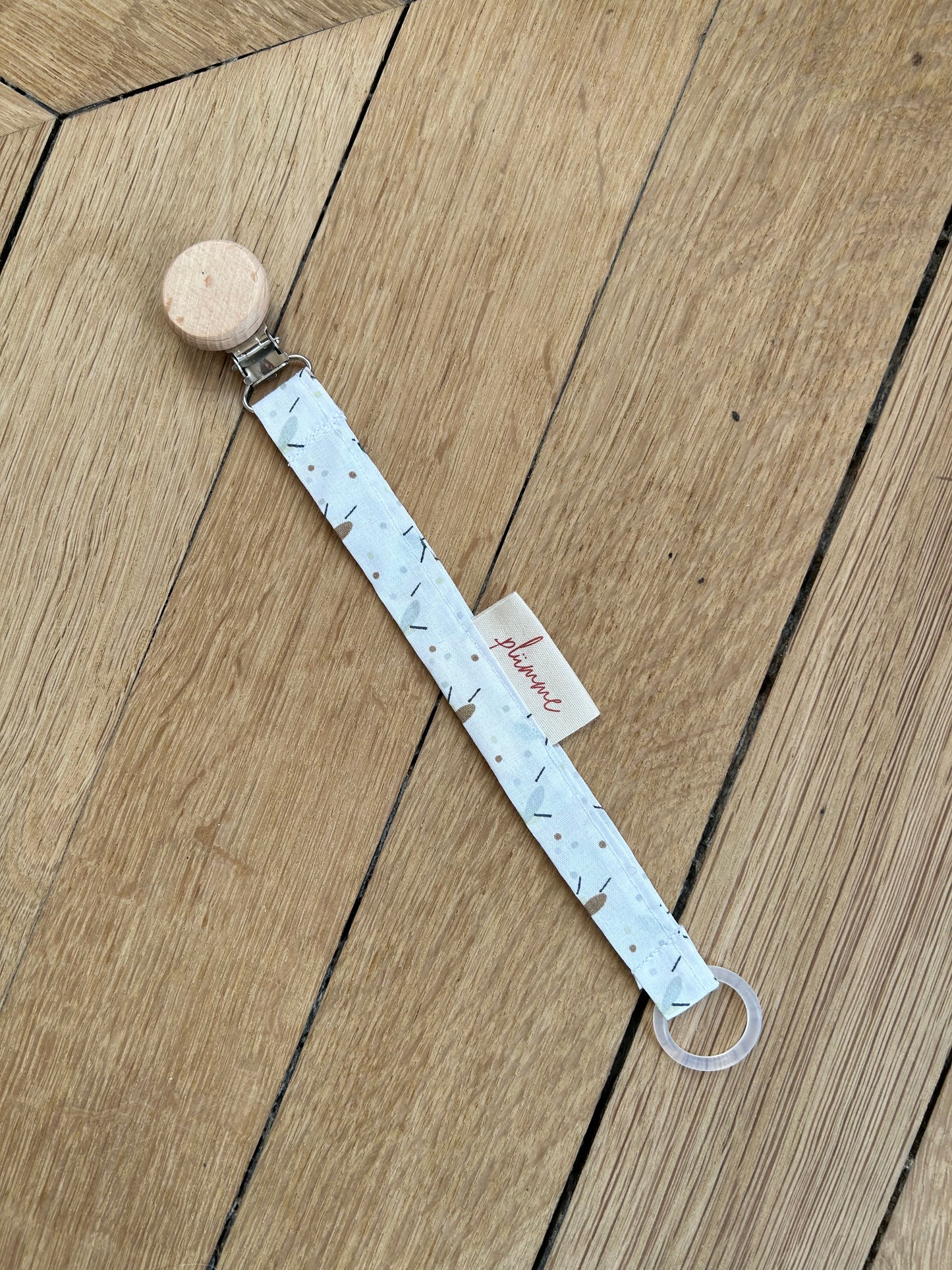 attache-tetine-bebe-naissance-cadeau