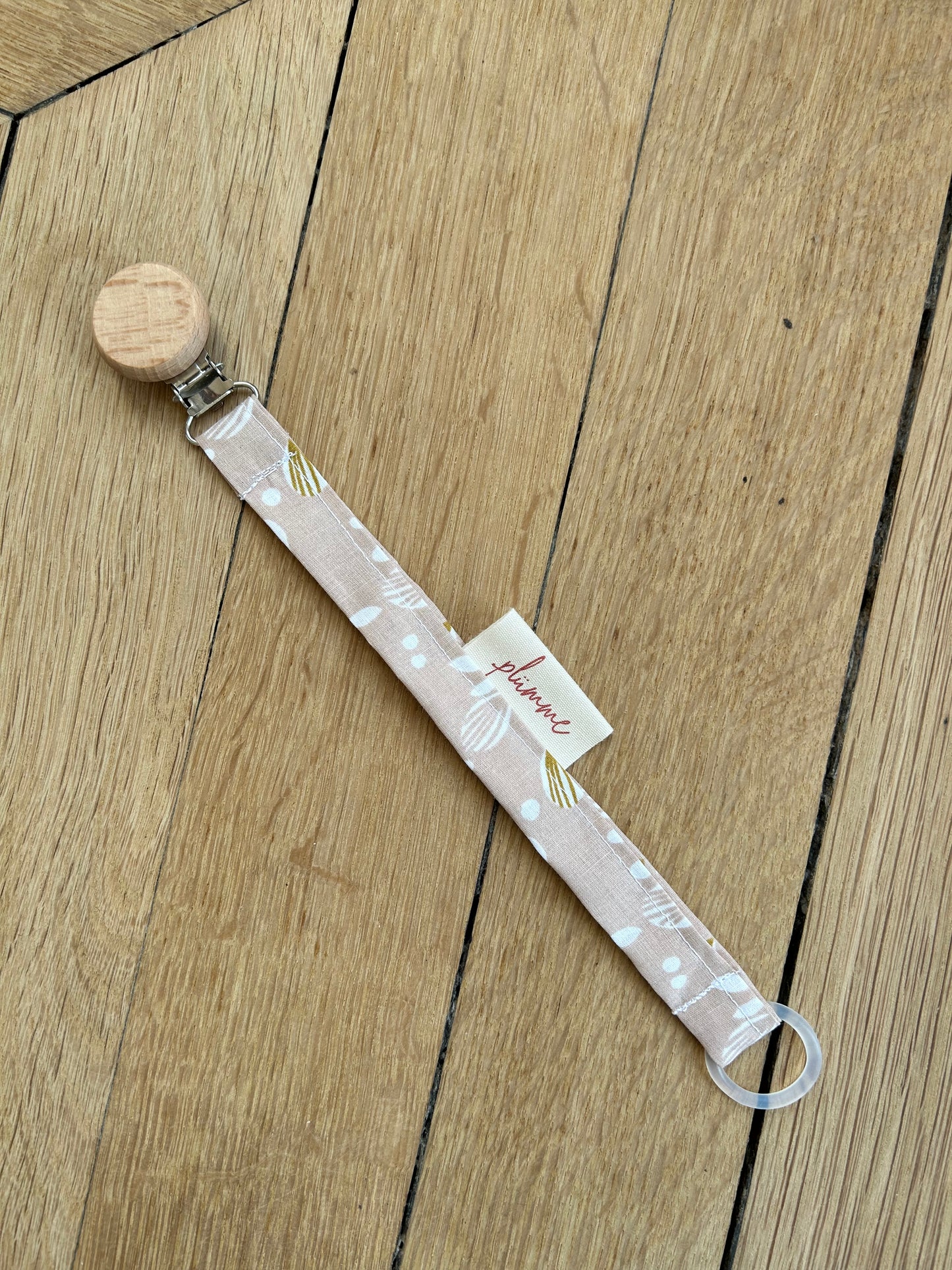 attache-tetine-bebe-naissance-cadeau