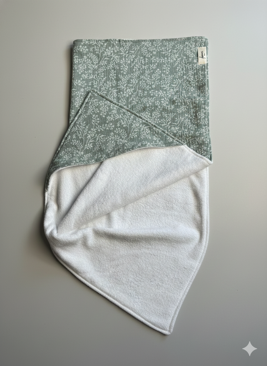 NOUR - La Cape de bain Bébé | Vert Poétique