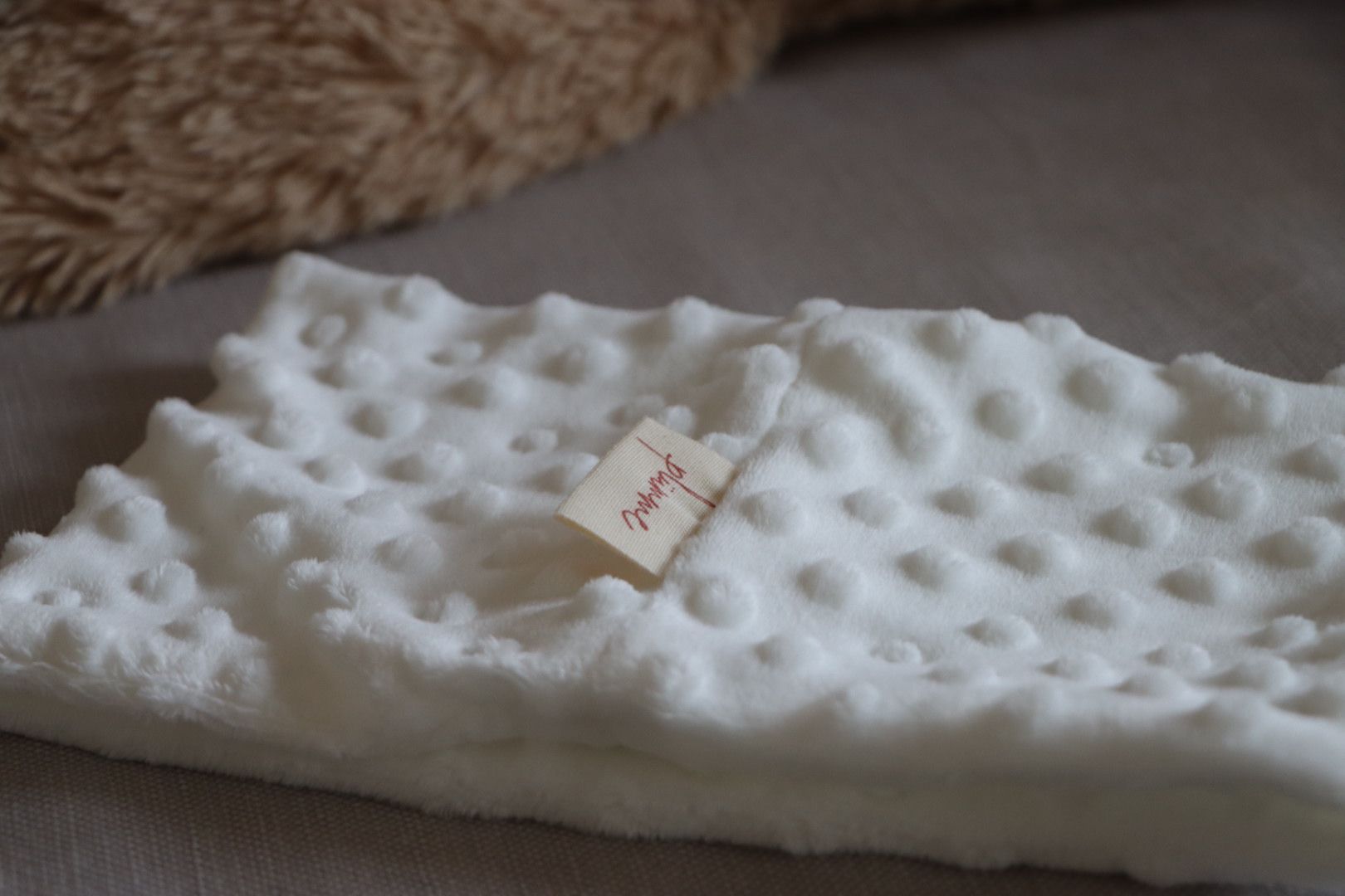 SAM - Le Cache Cou | Blanc Minky Bubble